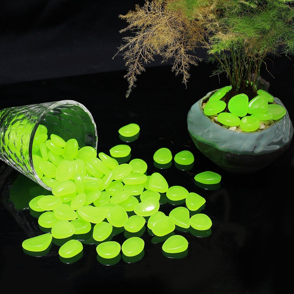 2.4Lbs 550Pcs Glow in The Dark Stones Garden Pebbles Rocks Indoor Outdoor Decor Luminous Stone for Walkways Driveway Yard Grass Fish Tank Halloween Decoration Large Bag